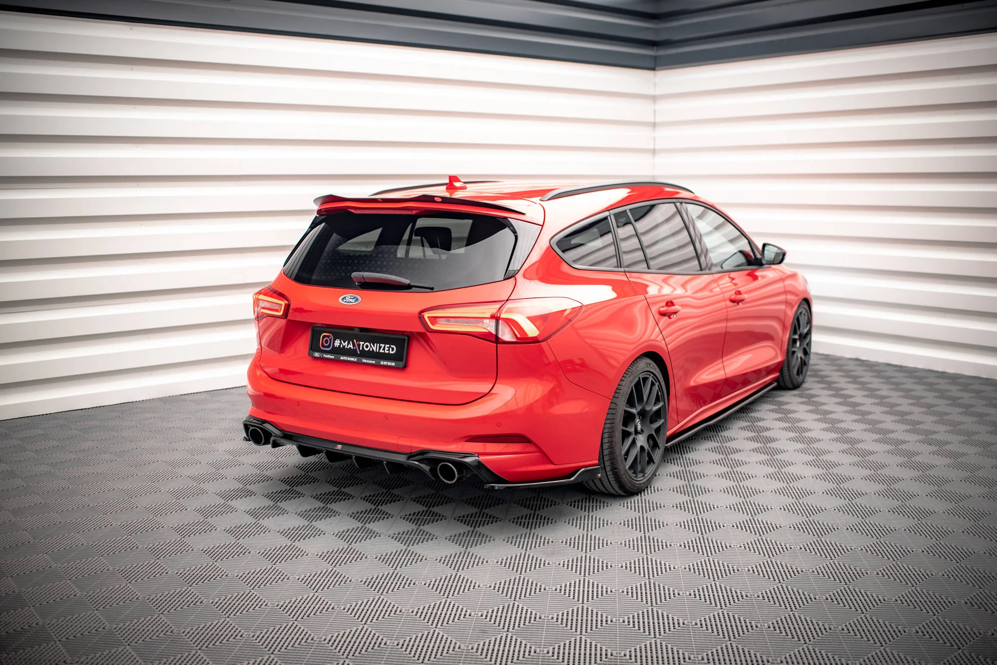 Splittery Tylne Boczne V.8 Ford Focus Estate ST Mk4 - Image 2