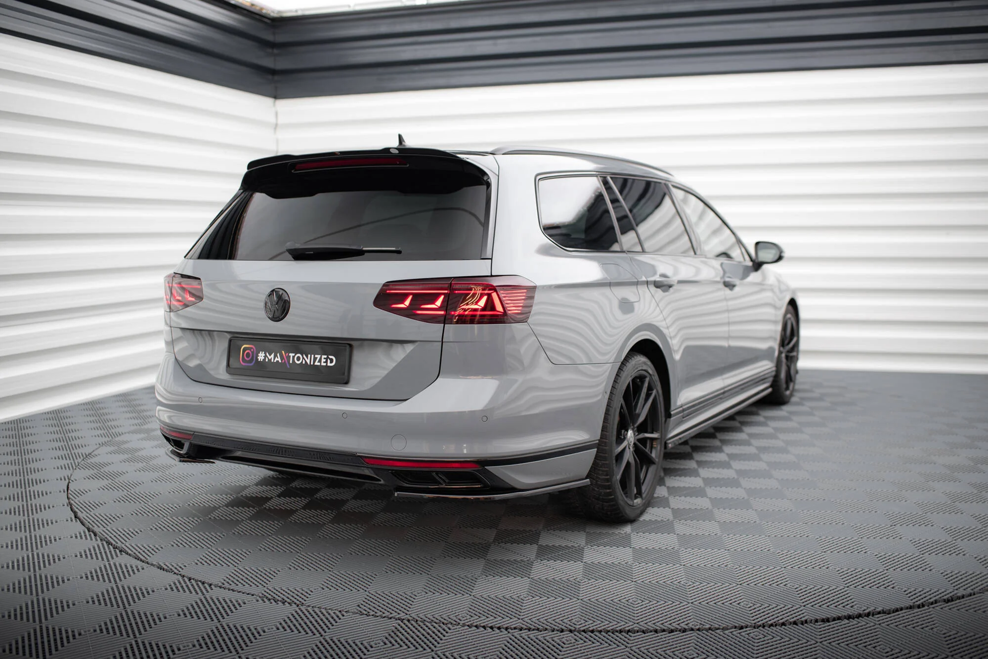 Splittery Tylne Boczne Volkswagen Passat R-Line B8 Facelift - Image 2
