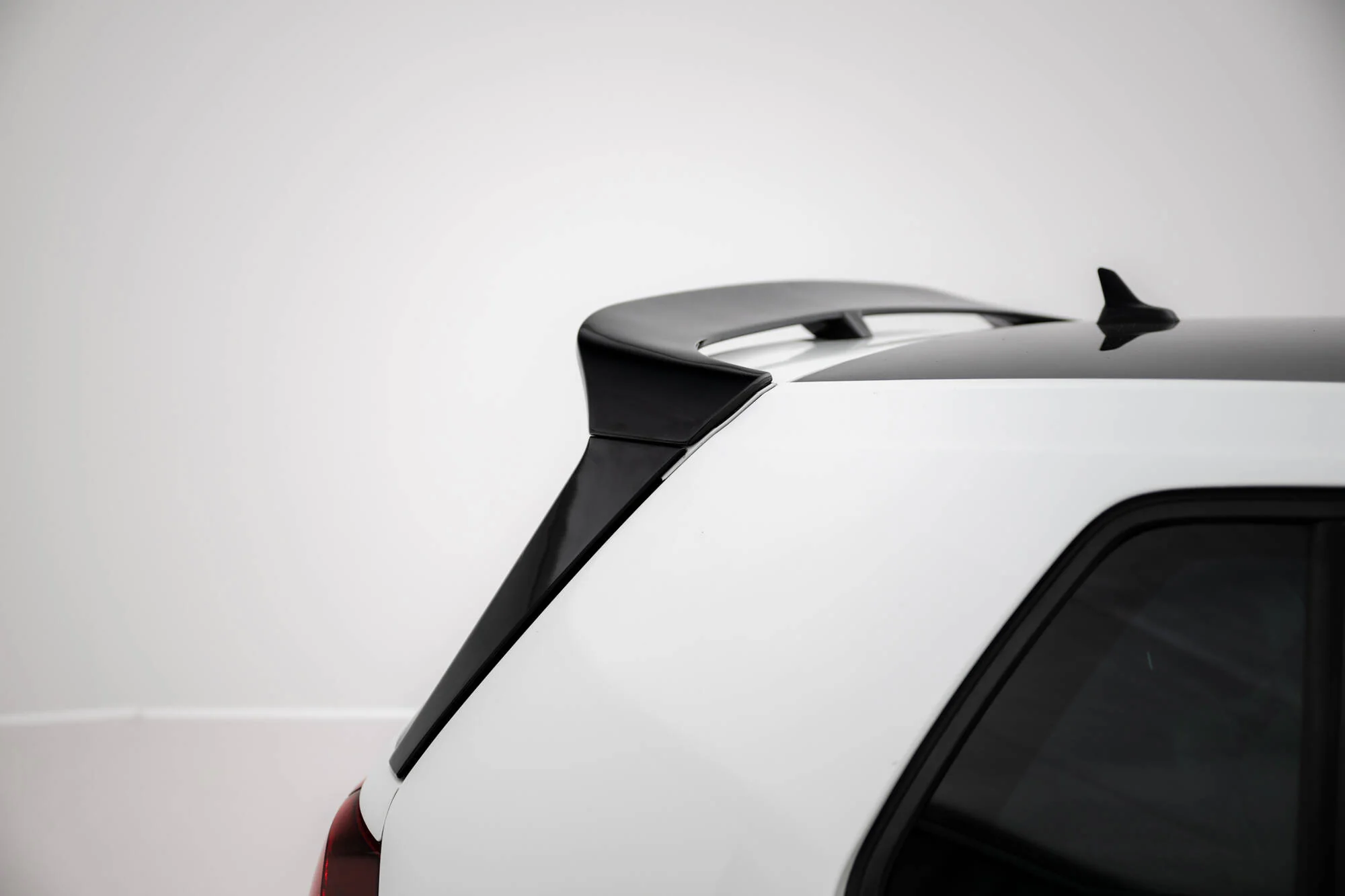 Spoiler Volkswagen Golf R / R-Line / GTI / GTD Mk7 / Mk7 Facelift - Image 3