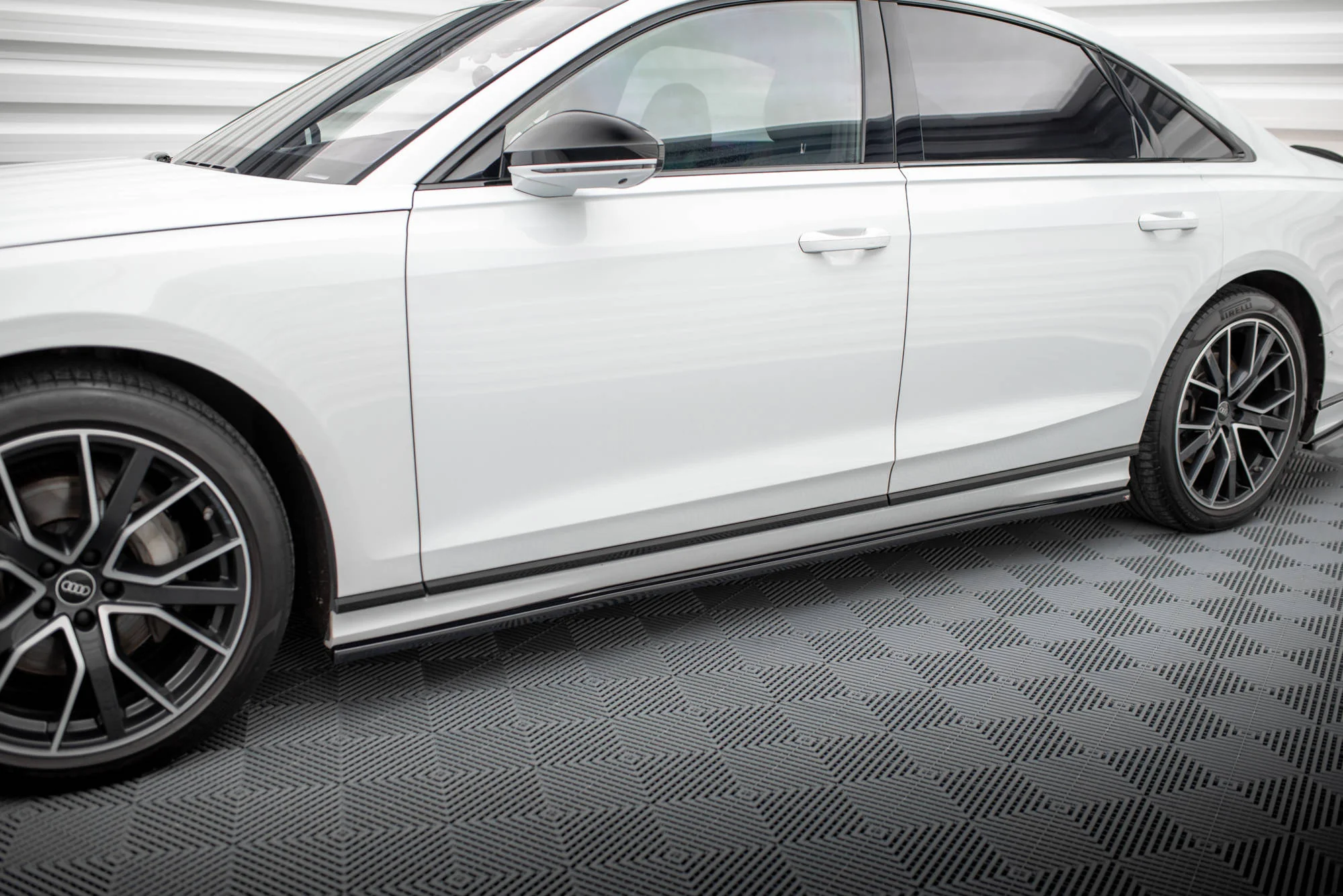 Zestaw Splitterów Audi A8 S-Line D5 - Image 5