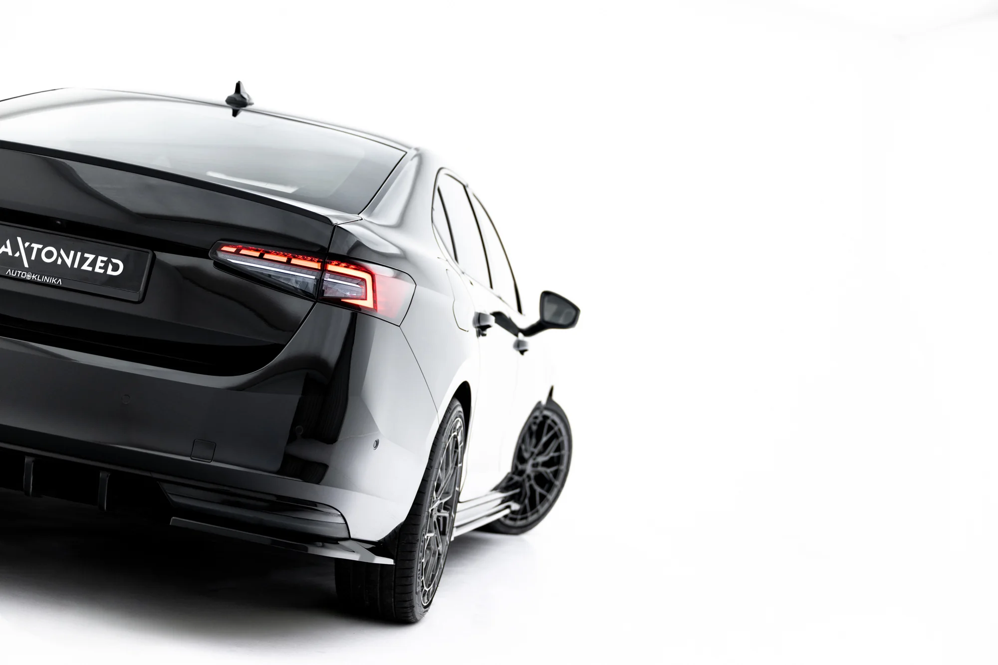Zestaw Splitterów V.1 Skoda Superb Sportline Mk4 - Image 16